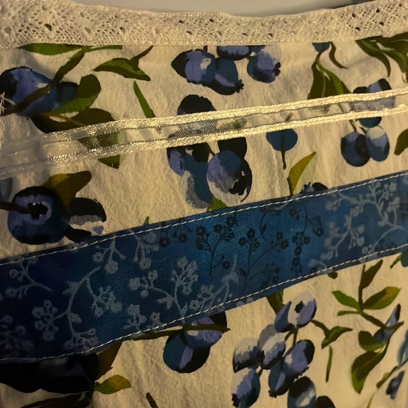 Handmade Blueberry Apron 🫐 - Picture 2 of 11